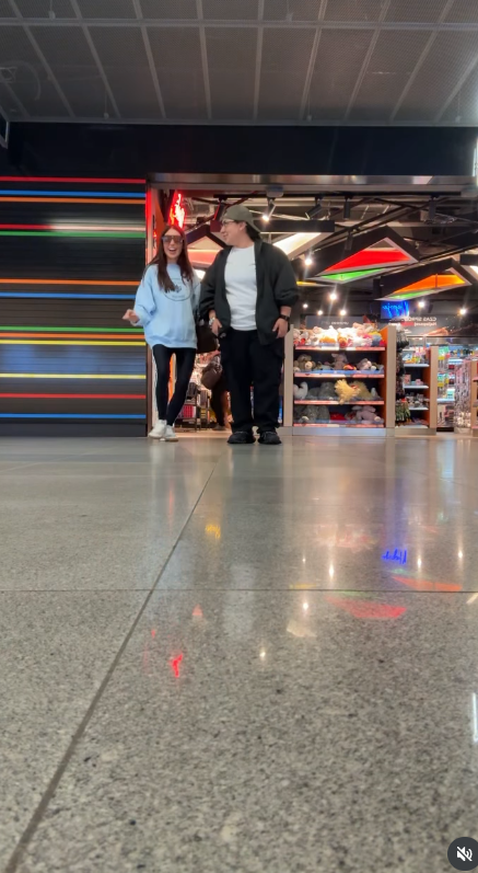 Анна Алхим с подругой