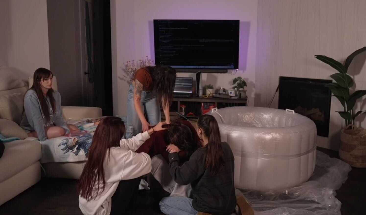 Історичний стрім: стрімерка &nbsp;Фанді &nbsp;стала мамою перед 15 тисячами глядачів