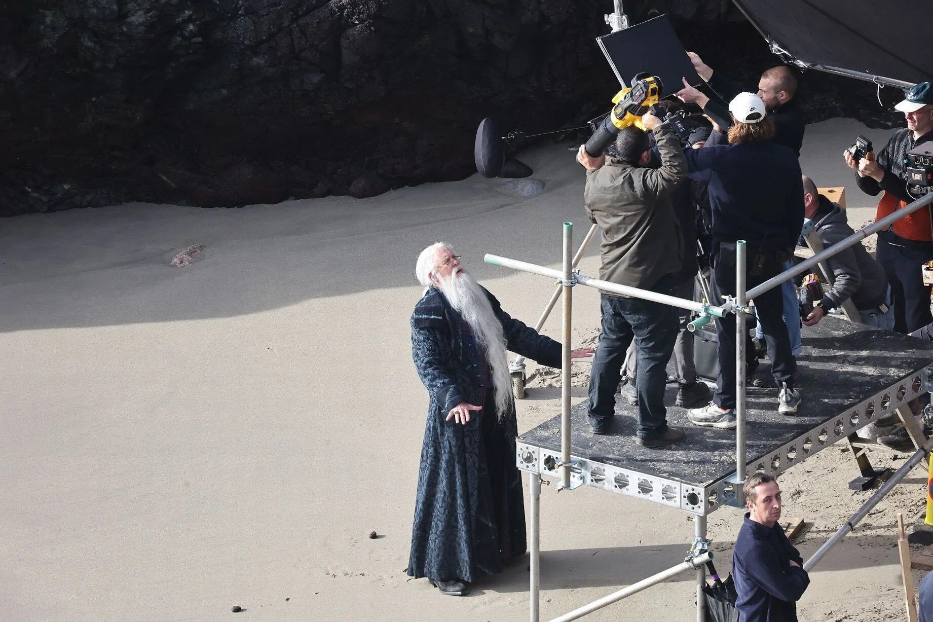 Первые фото Литгова в образе Дамблдора