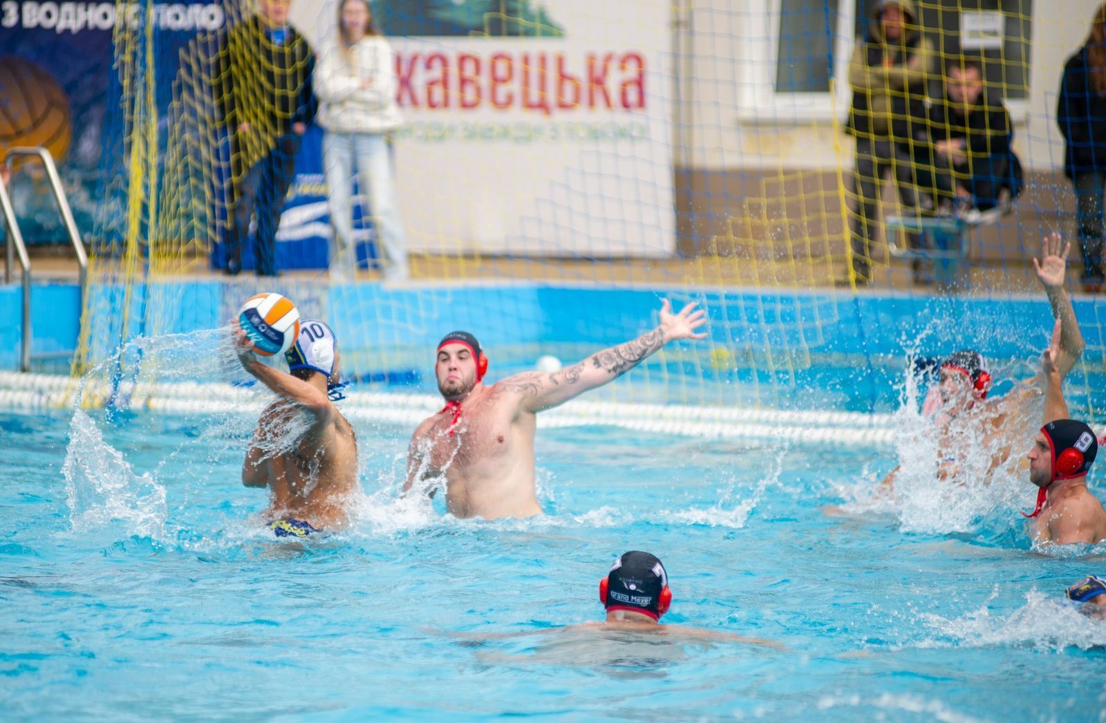 ''Динамо Львов'' уверенно довело матч до победы