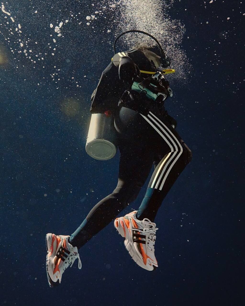 Фаррелл Уильямс и Adidas получили награду ''Обувь года'' за модель Virginia Adistar Jellyfish