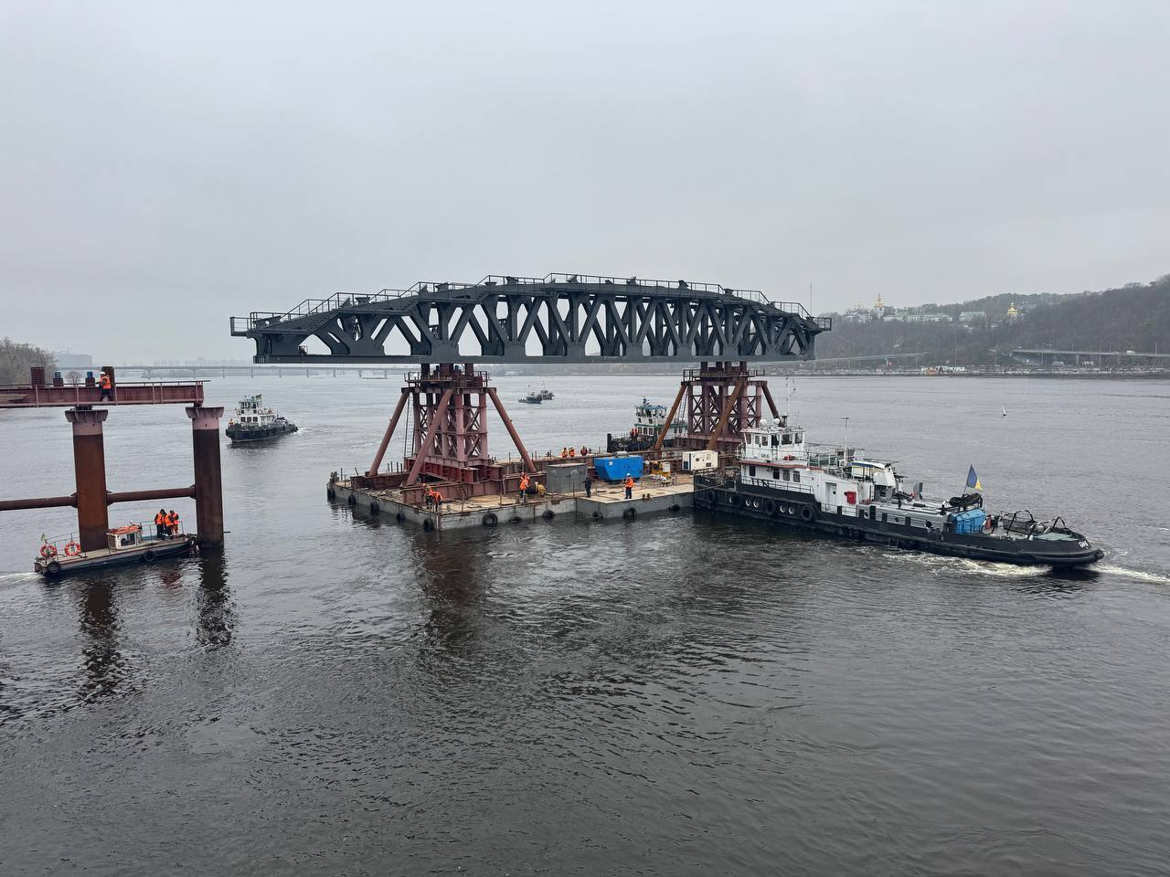 У Кличка розповіли, як проходить ремонт одного з головних мостів Києва