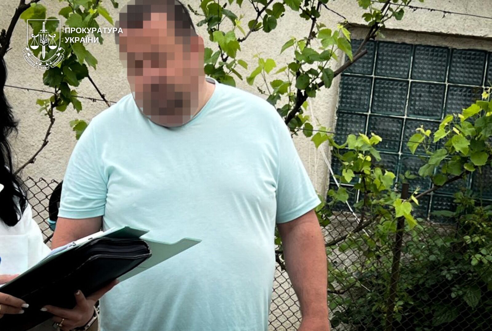 В Закарпатье действовала схема коммерческого сбыта гуманитарных авто