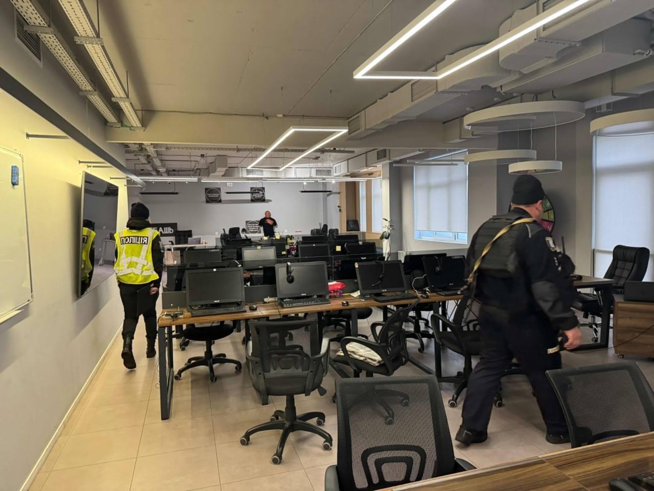 Журналісти СтопКору викрили шахрайський кол-центр у самому центрі Києва