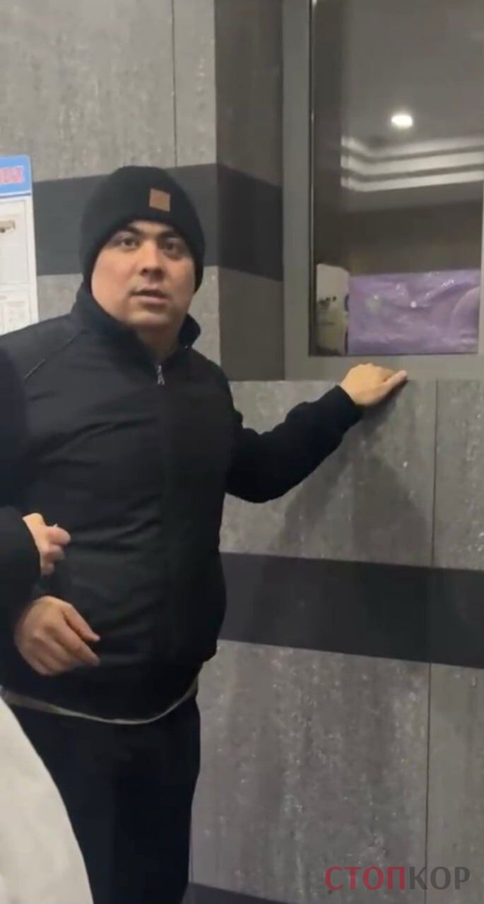 Ймовірні ''Офісники'' на Вул. Антоновича,172