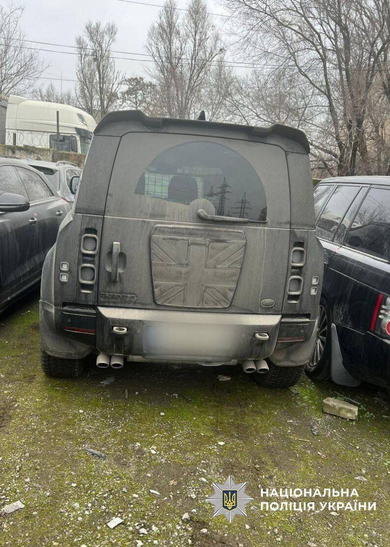 Поліція викрила конвертаційний центр, через який відмили майже 600 млн грн оборонних контрактів