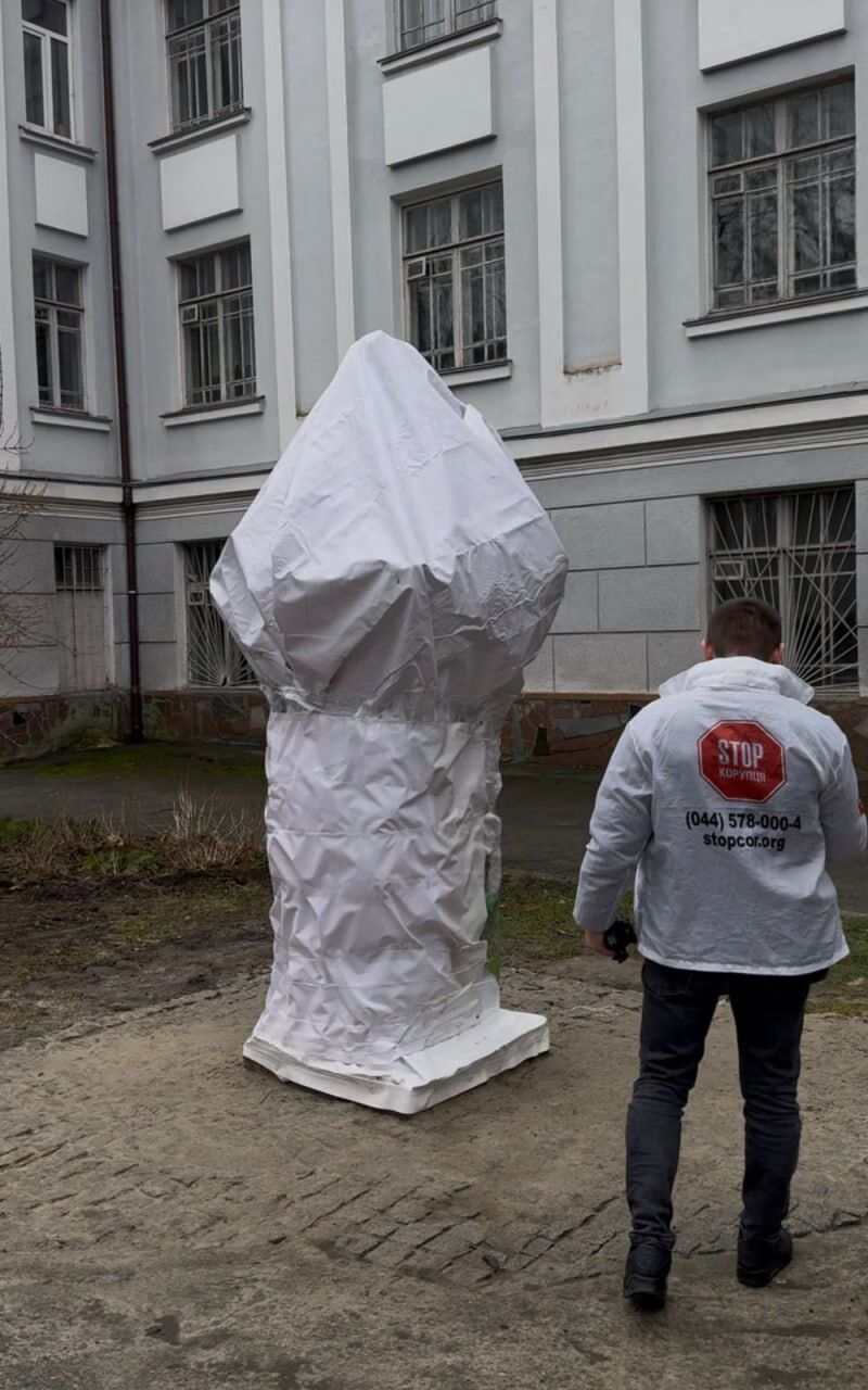 ''А почему мы должны были отказать?'': в Драгоманова не объяснили, зачем разрешили памятник пророссийскому писателю