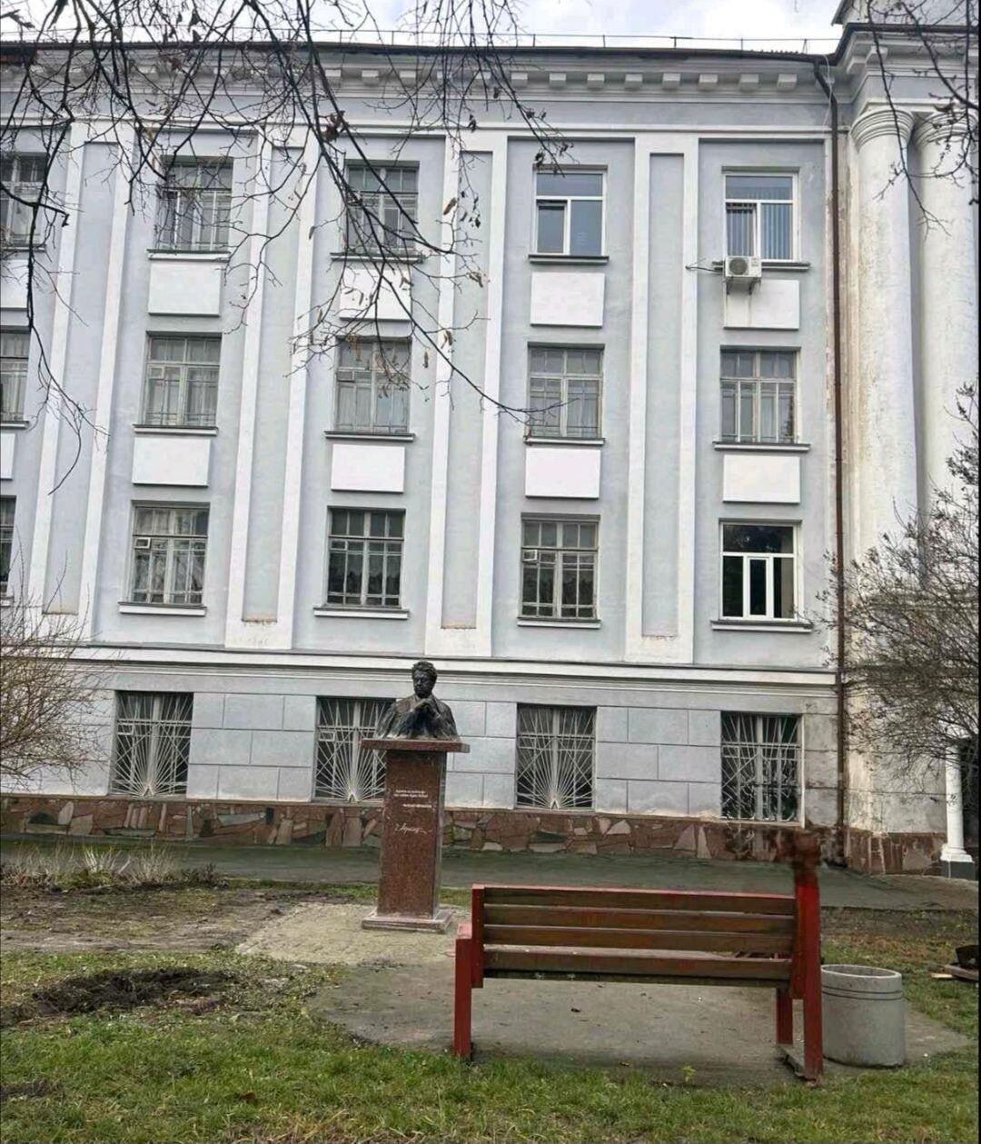 ''А почему мы должны были отказать?'': в Драгоманова не объяснили, зачем разрешили памятник пророссийскому писателю
