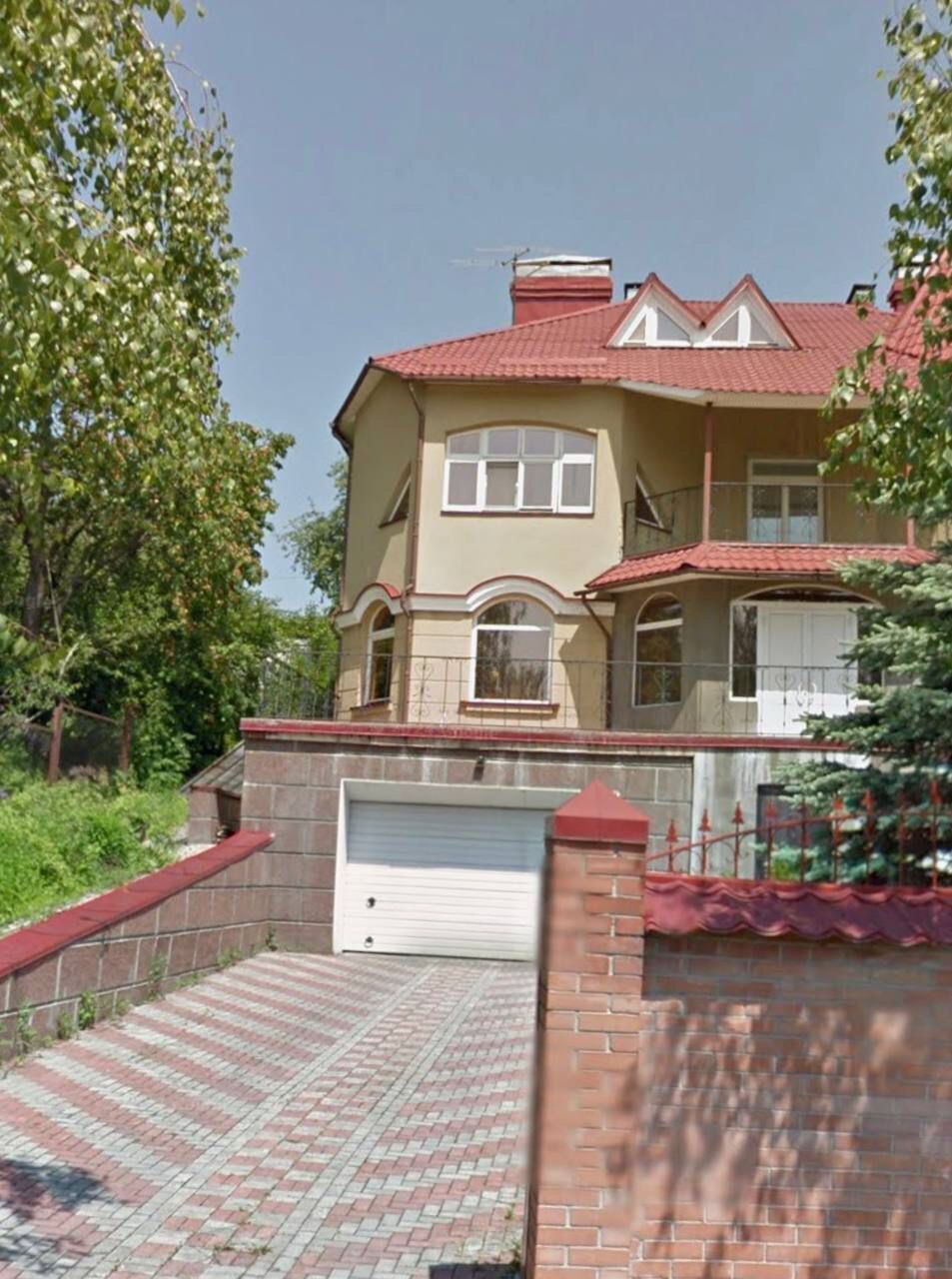 Будинковий скандал у Києві: у справі фігурує соратник Кличка