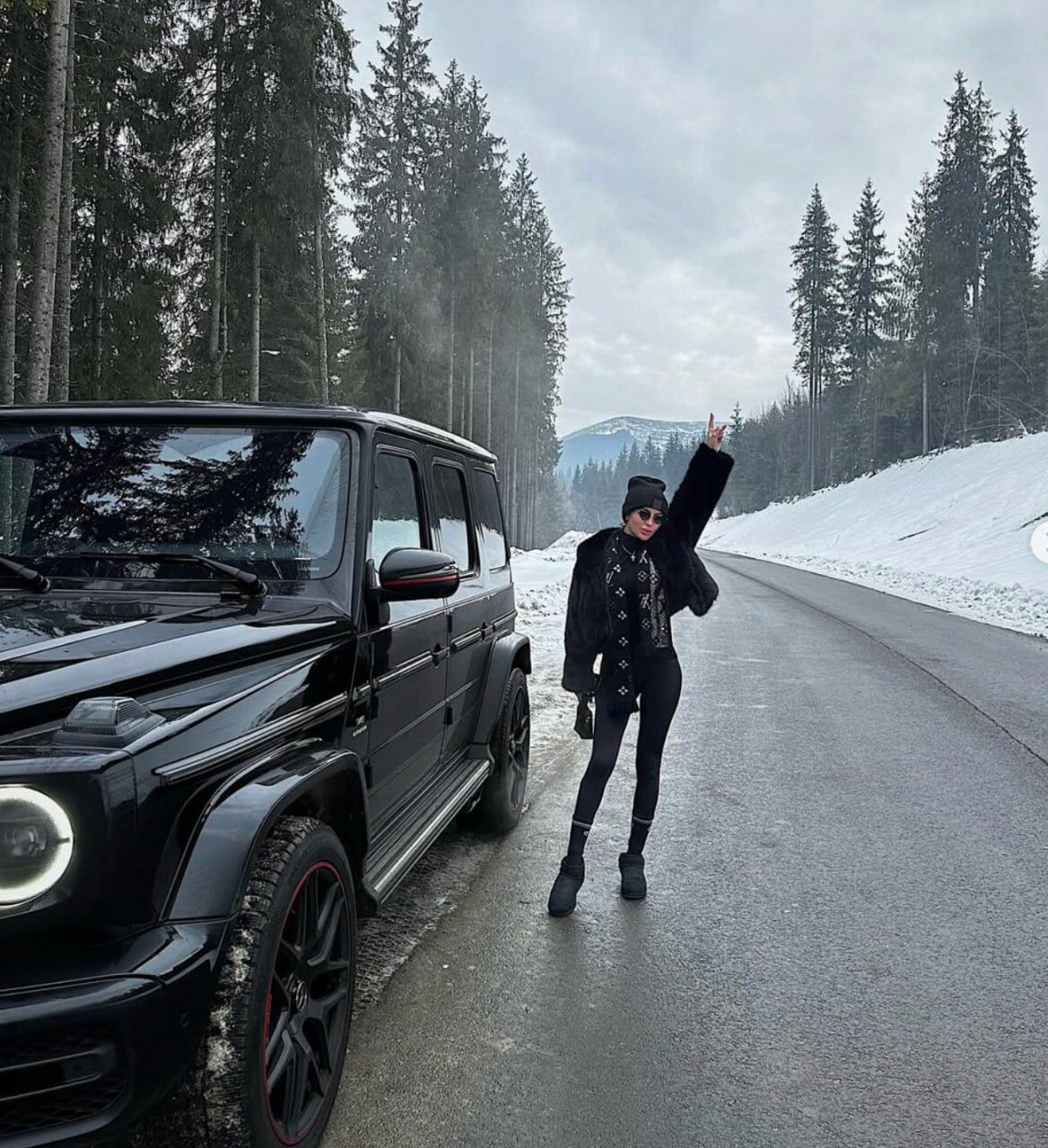 Сын с ''золотыми часами'': как депутат райсовета из Хмельницкой области задекларировал люксовую жизнь с криптой и Maybach