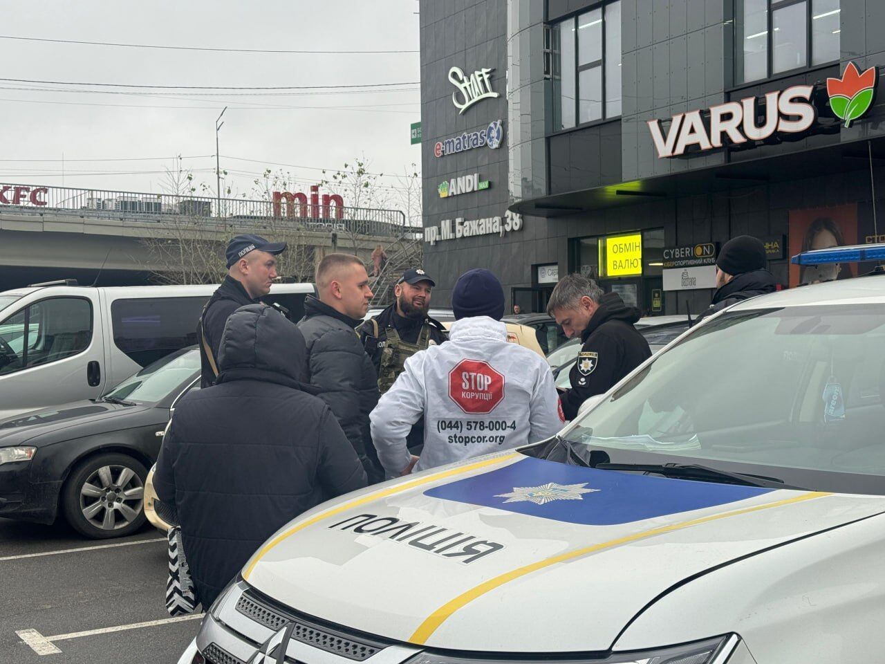 В Киеве полиция задержала группу несовершеннолетних