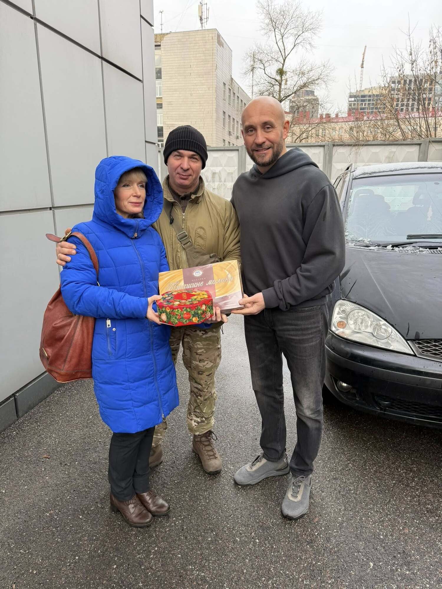 БФ ''Батальйон Волонтер'' за підтримки Геннадія Вацака і партнерів з Чехії передав авто і смаколики бійцям 116-ї ОМБр