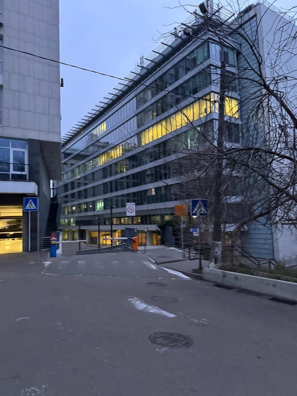 В престижном БЦ на Печерске обнаружили очередной мошеннический колл-центр (фото)