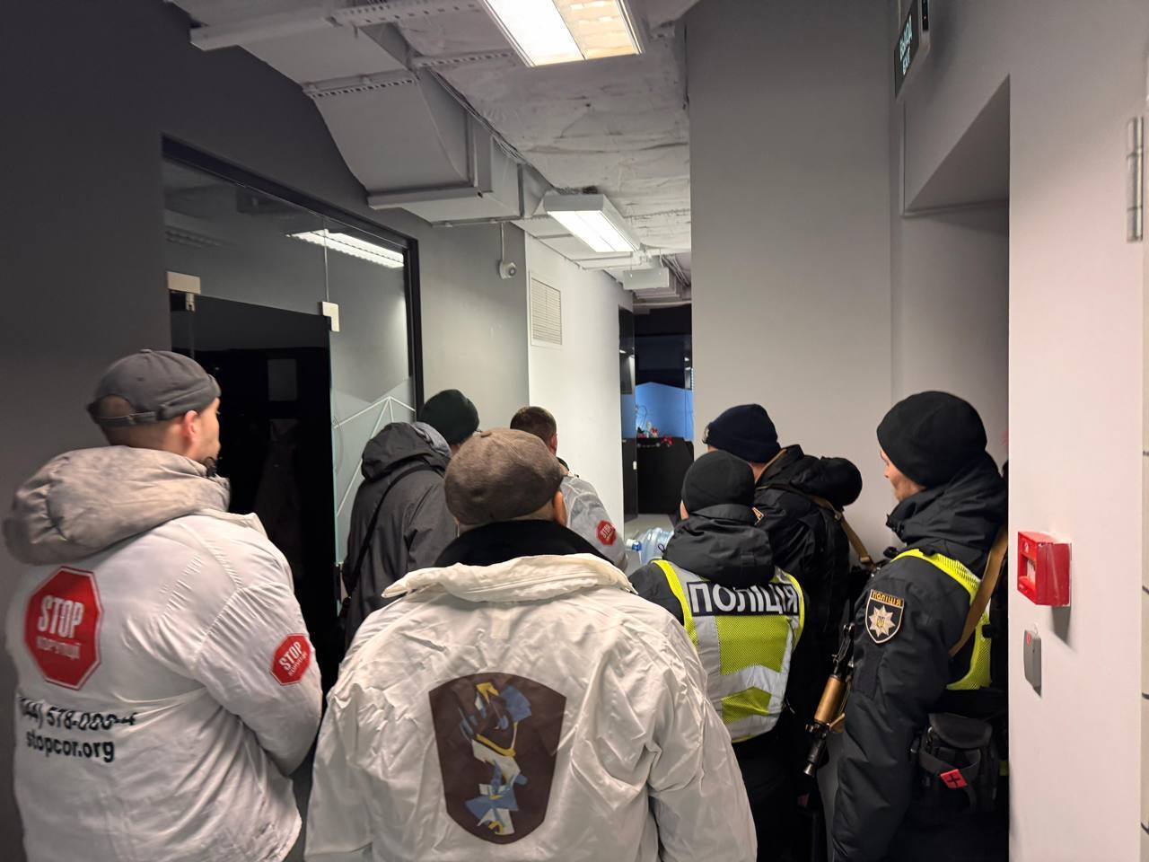 В престижном БЦ на Печерске обнаружили очередной мошеннический колл-центр (фото)