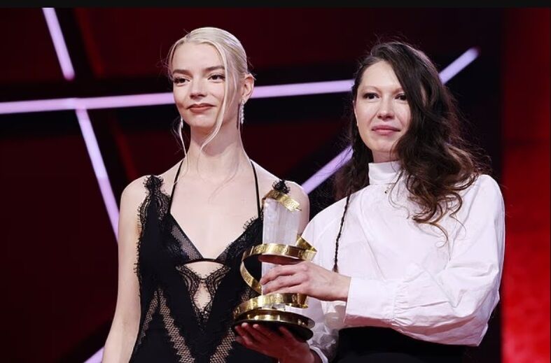 Аня Тейлор-Джой та Дженна Ортега вразили образами на червоній доріжці фестивалю в Марракеші