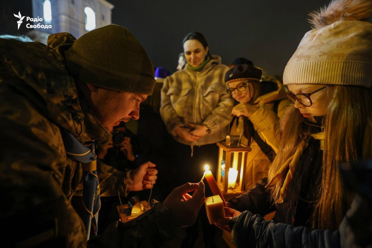 У Києві передача вогню відбулась на Михайлівській площі