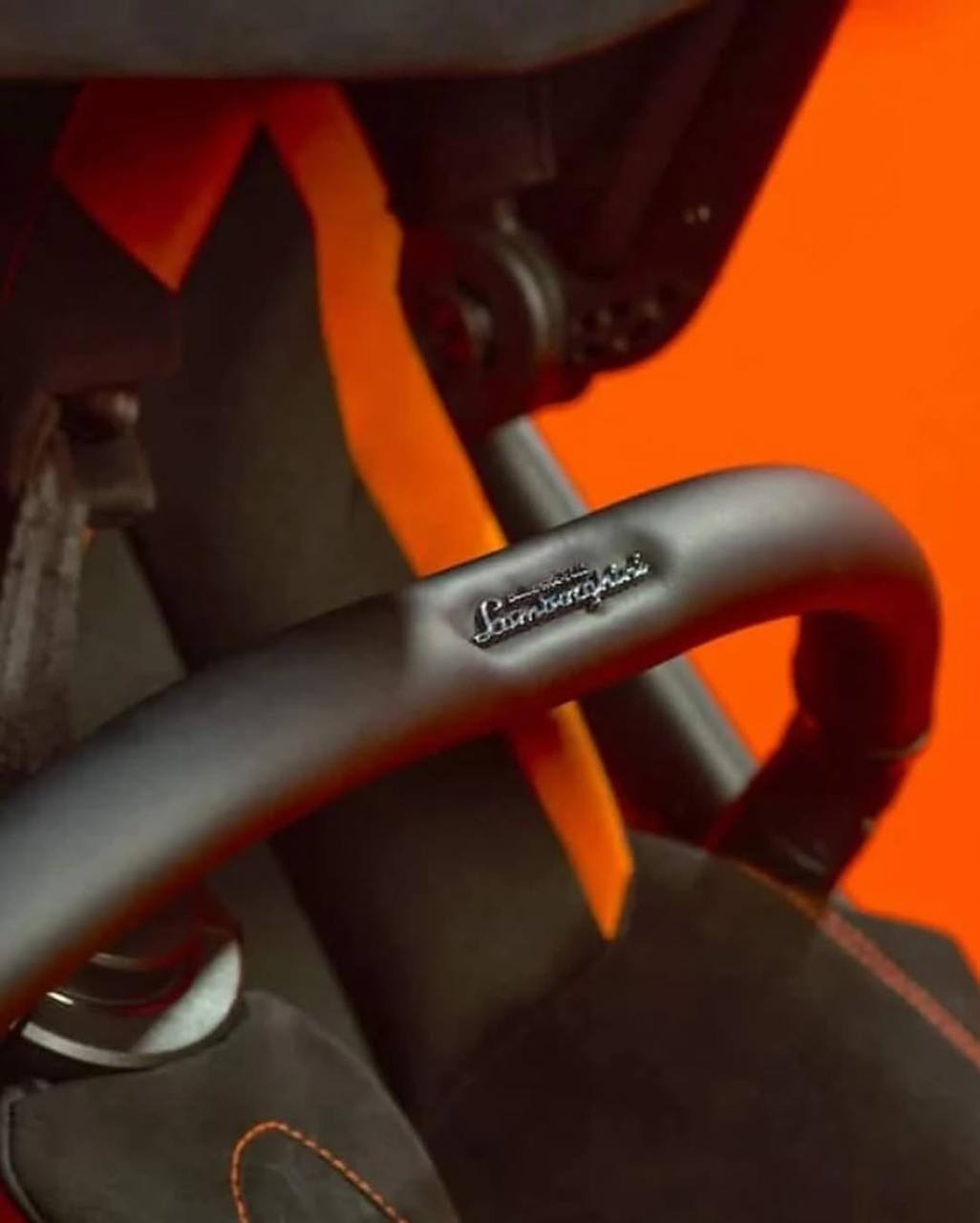 Lamborghini выпустили детские коляски по цене автомобиля