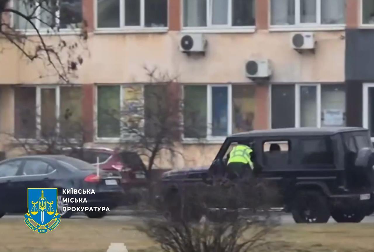Суд не дал шанса на залог: водитель, травмировавший полицейского, проведет 60 дней за решеткой