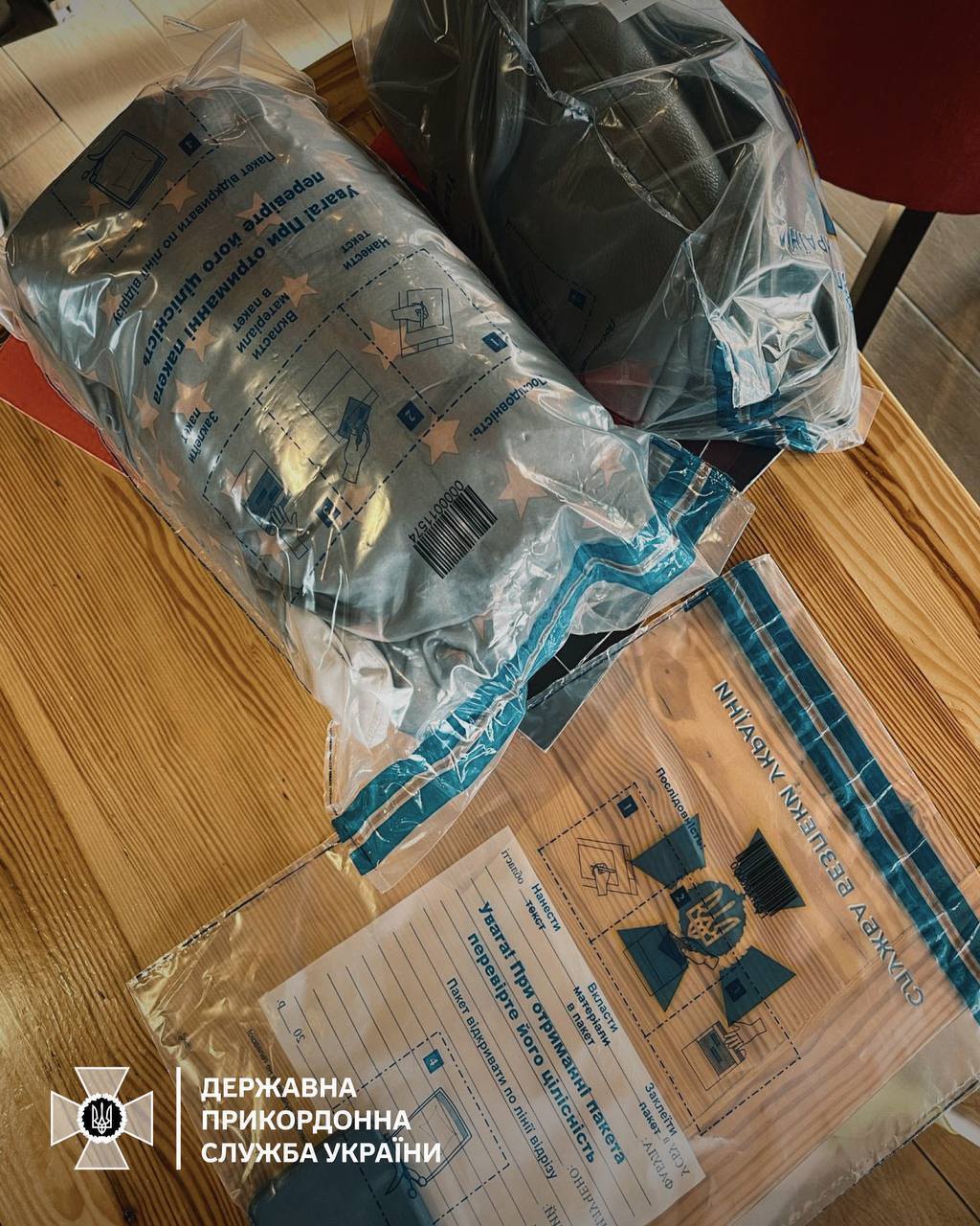 Адвокатка на Миколаївщині запропонувала прикордоннику 3 тисячі доларів за нелегальний виїзд