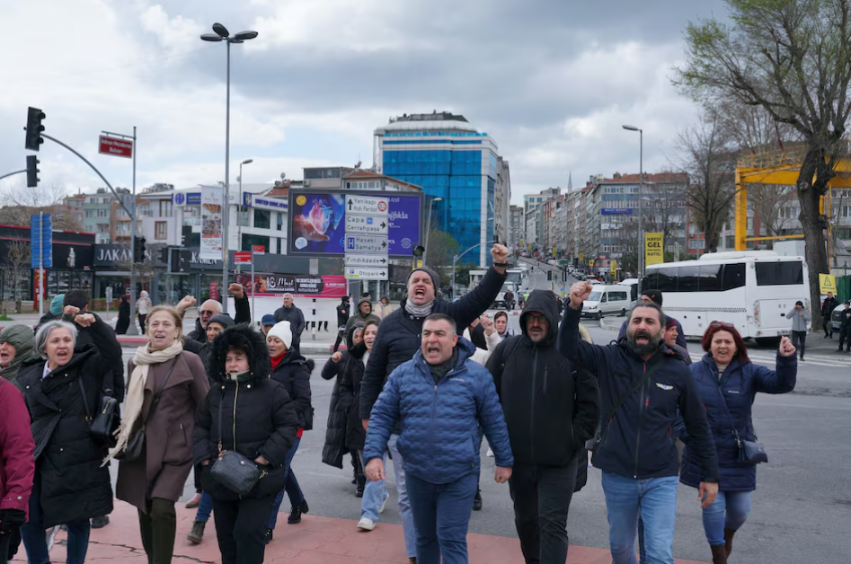 В Стамбуле протестуют в поддержку задержанного оппонента Эрдогана