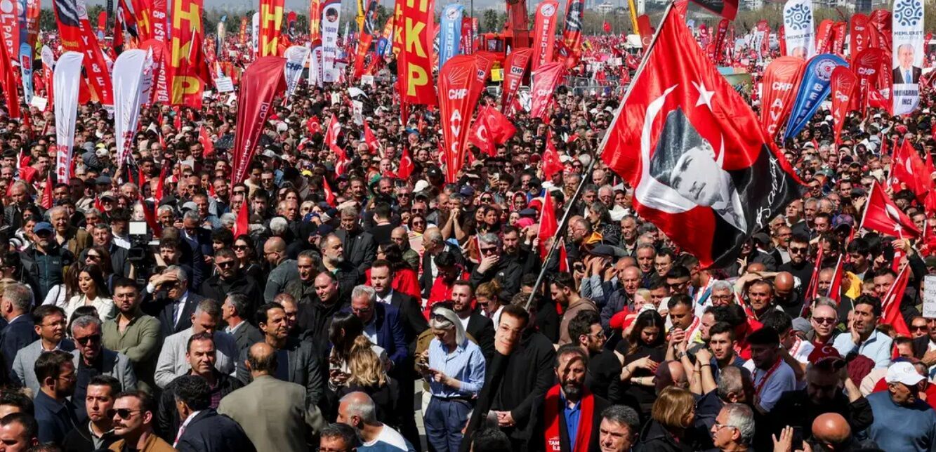 Турцию охватили самые массовые протесты против Эрдогана: 2,2 миллиона человек на улицах