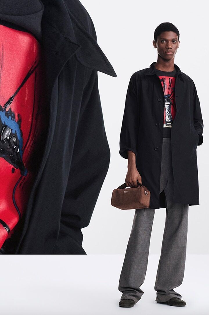 Весна-лето 2025 от Prada: яркие аксессуары и провокационные детали