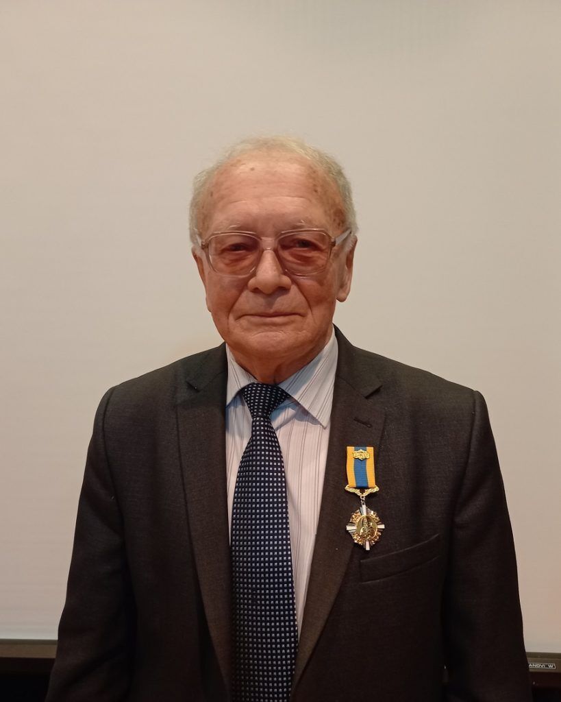 Владимир Михнев
