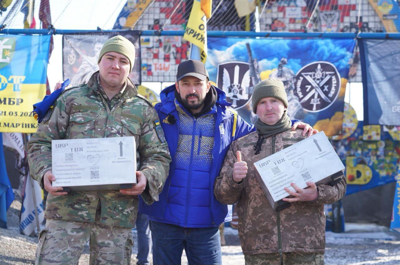 Валерий Дубиль, Вита Присяжнюк, БФ молодежной инициативы ''Надежда'' с партнером Алексеем Омельяненко оснащает технику РЭБ-защитой ''Апостол'' для спасения жизни военных