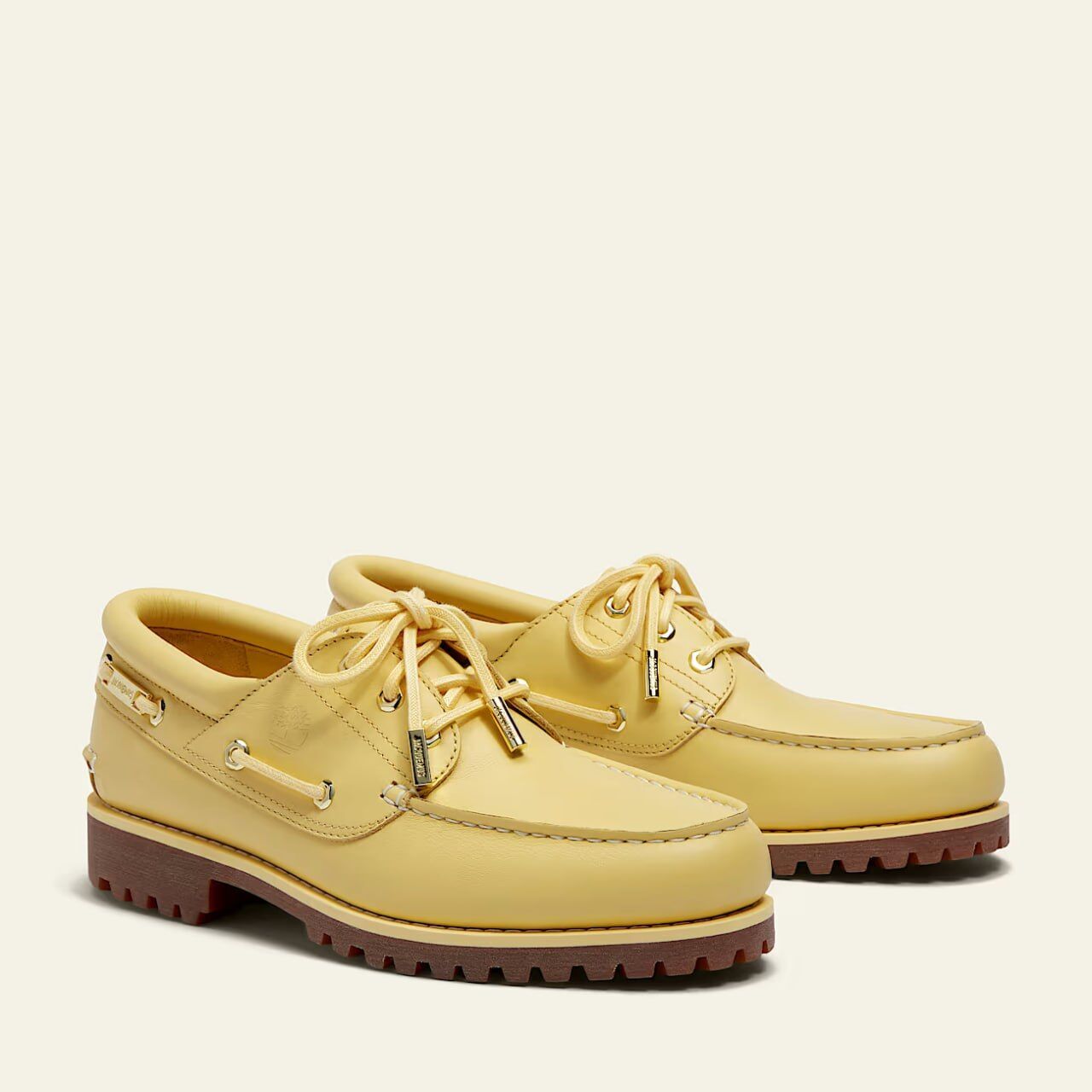 Jacquemus и Timberland представили общую модель летних ботинок