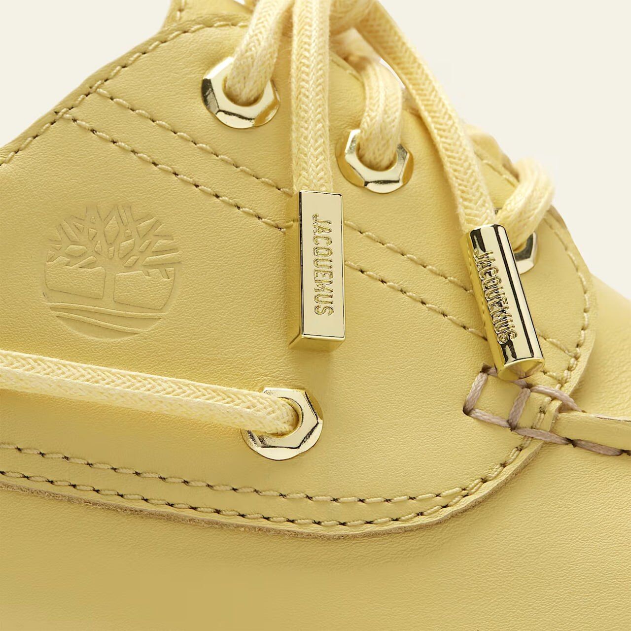 Jacquemus и Timberland представили общую модель летних ботинок