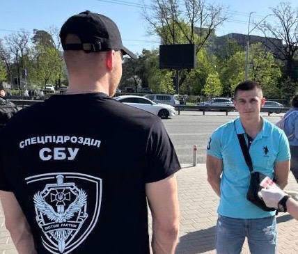 Чиновника Департаменту земресурсів КМДА впіймали на хабарі