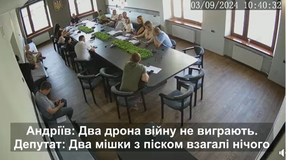 Мер Андріїв заявив, що ''мішки з піском врятують дітей більше, ніж дрони солдатів''