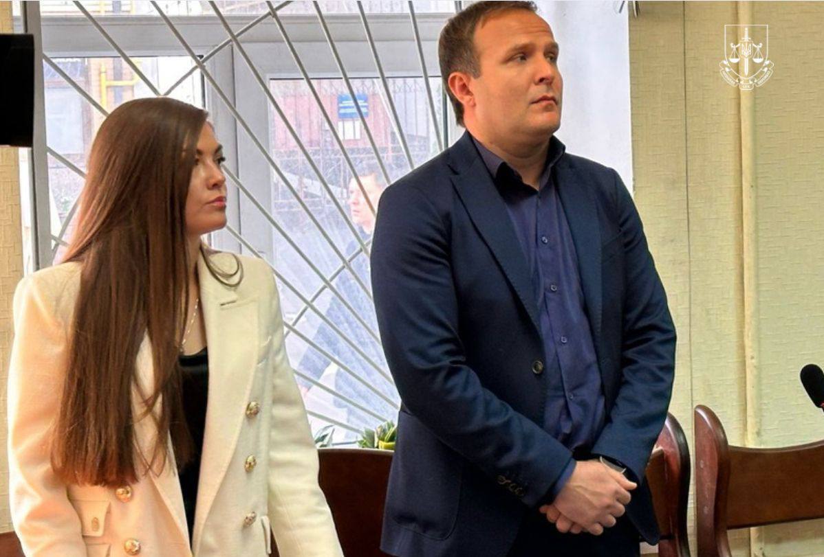 ''Легитимного'' экспрезидента Украины Виктора Януковича приговорили к 15 годам тюрьмы