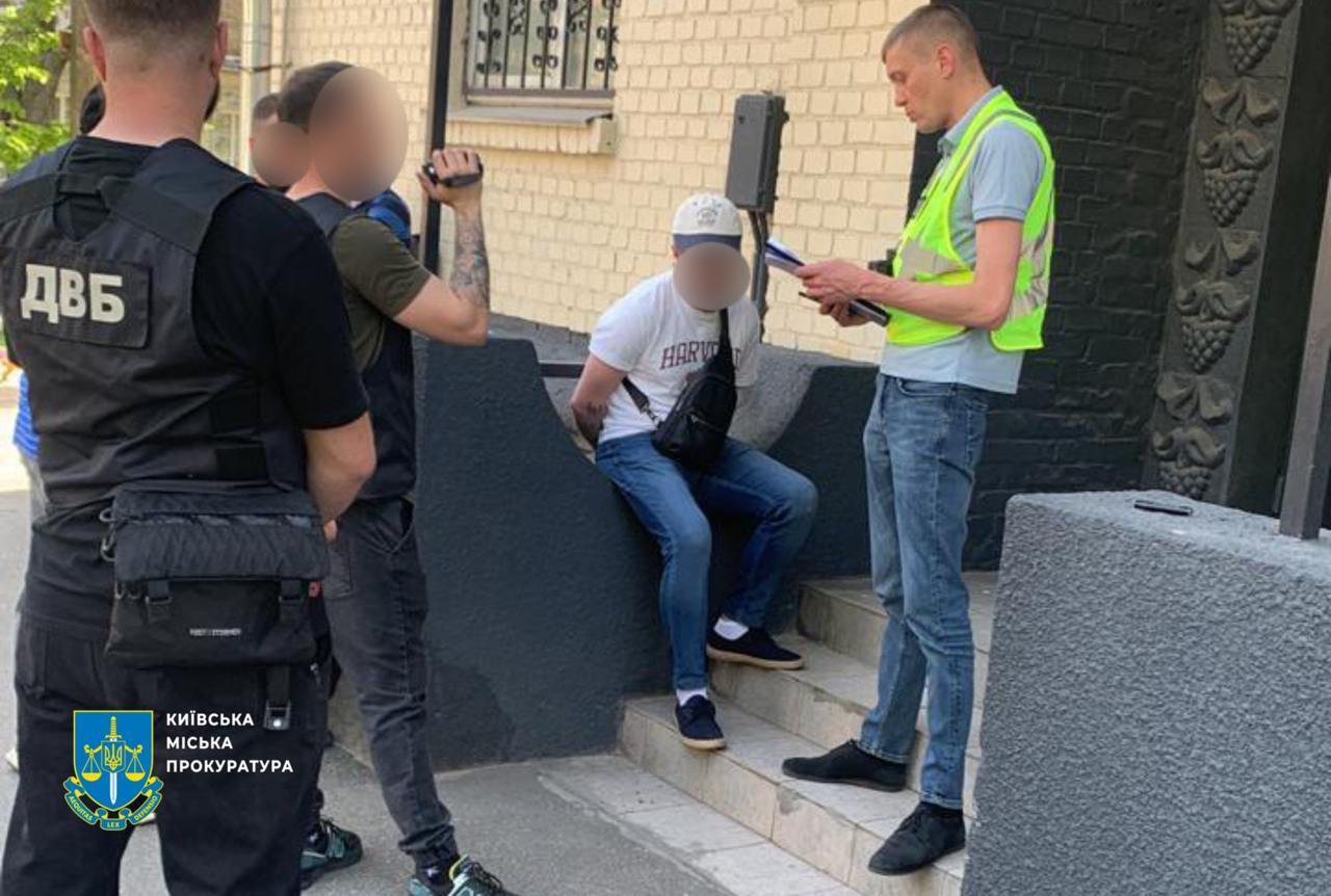 30 тысяч долларов за пересечение границы: разоблачена преступная схема в Молдову