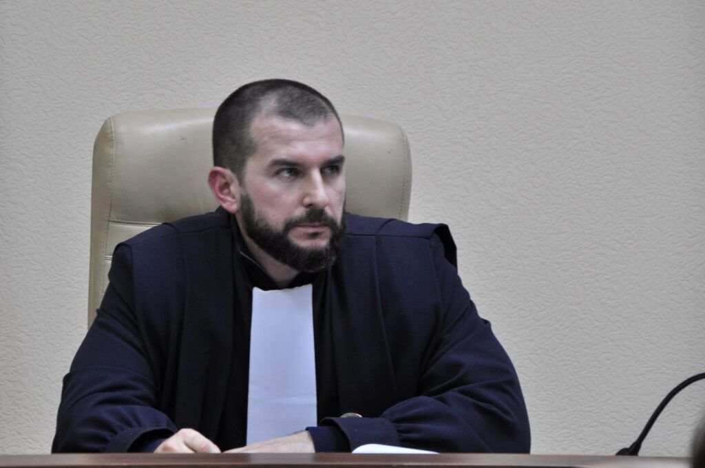 Судья Михаил Юшков