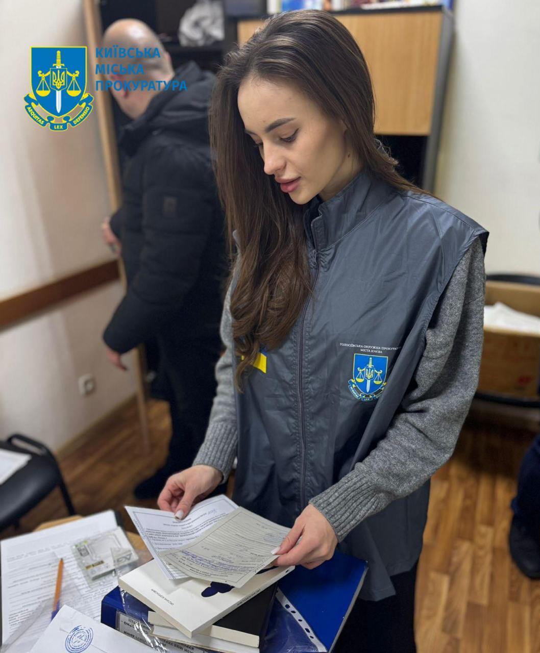Чиновница требовала взятку у раненого военного