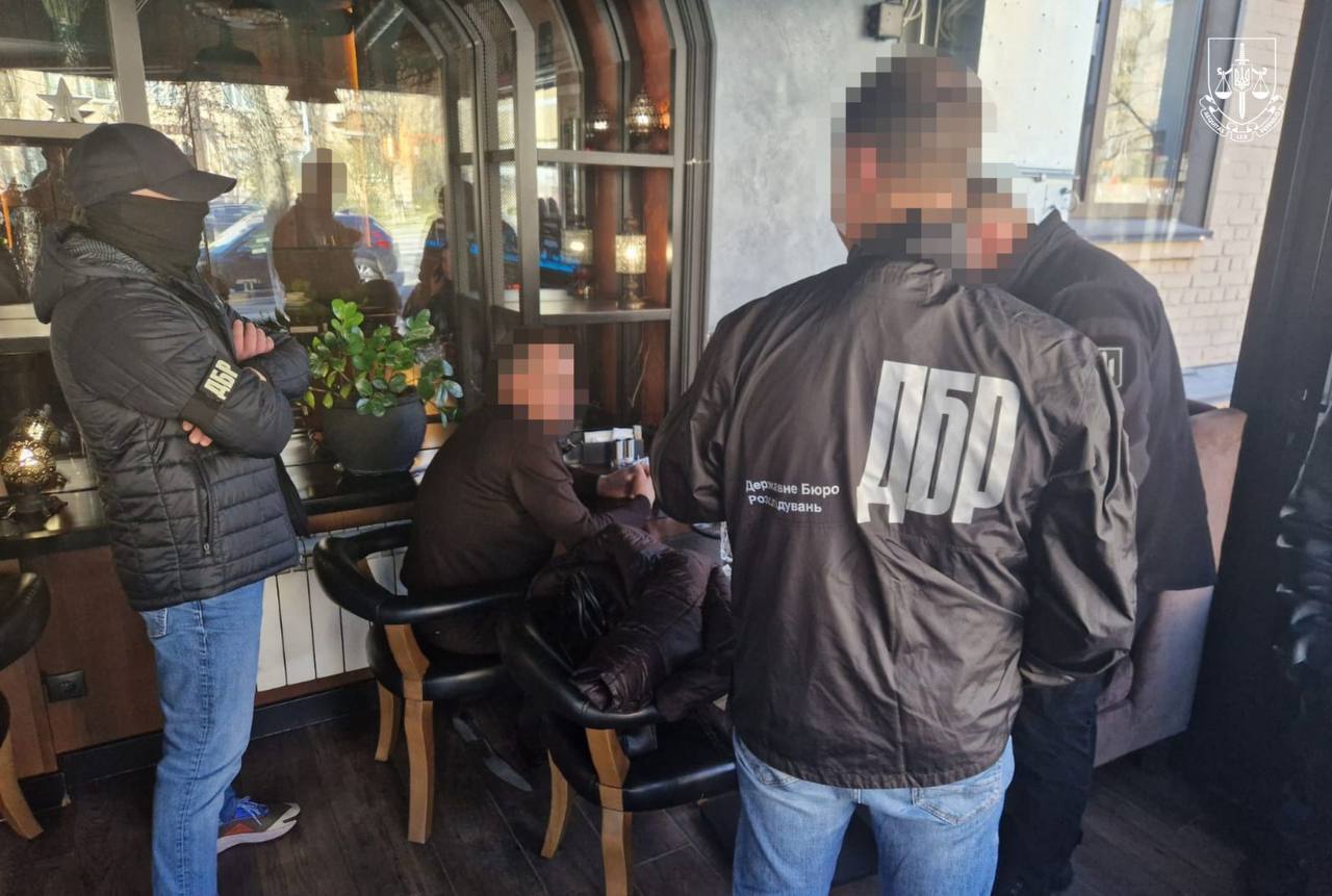В Хмельницком депутат облсовета обещал трудоустройство за $10 000