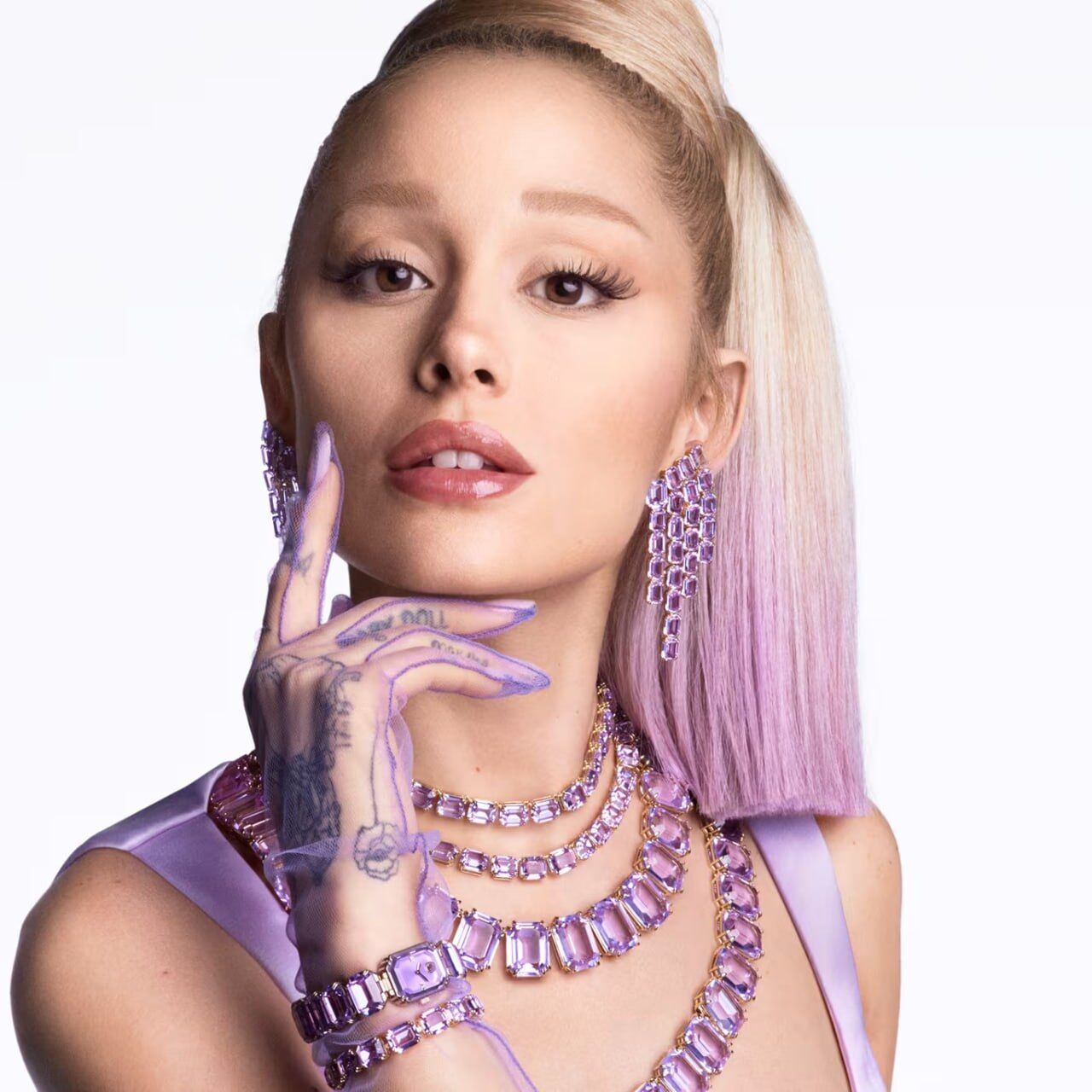 Ариана Гранде снова стала лицом Swarovski в новой кампании