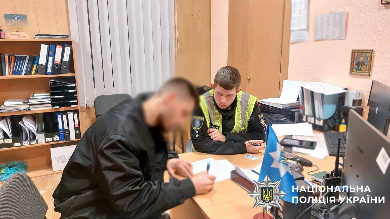В центре столицы задержана группа блоггеров за публичное хулиганство и демонстрацию оружия