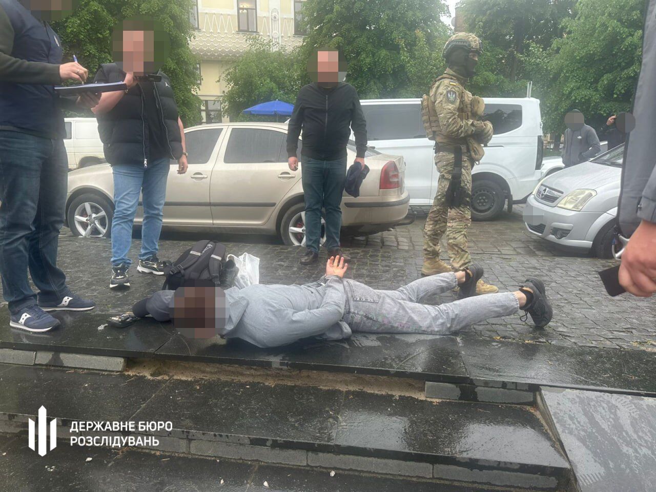Викрито правоохоронця на спробі налагодити схему незаконного перетину кордону