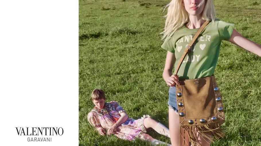 Дом Valentino представил сумку Nellcôte в духе свободы и музыки