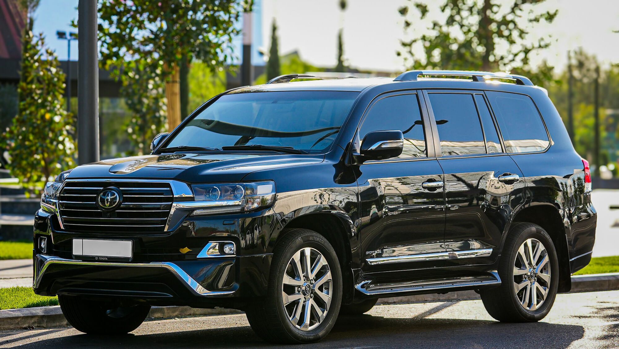 Toyota Land Cruiser 200, иллюстративный фото
