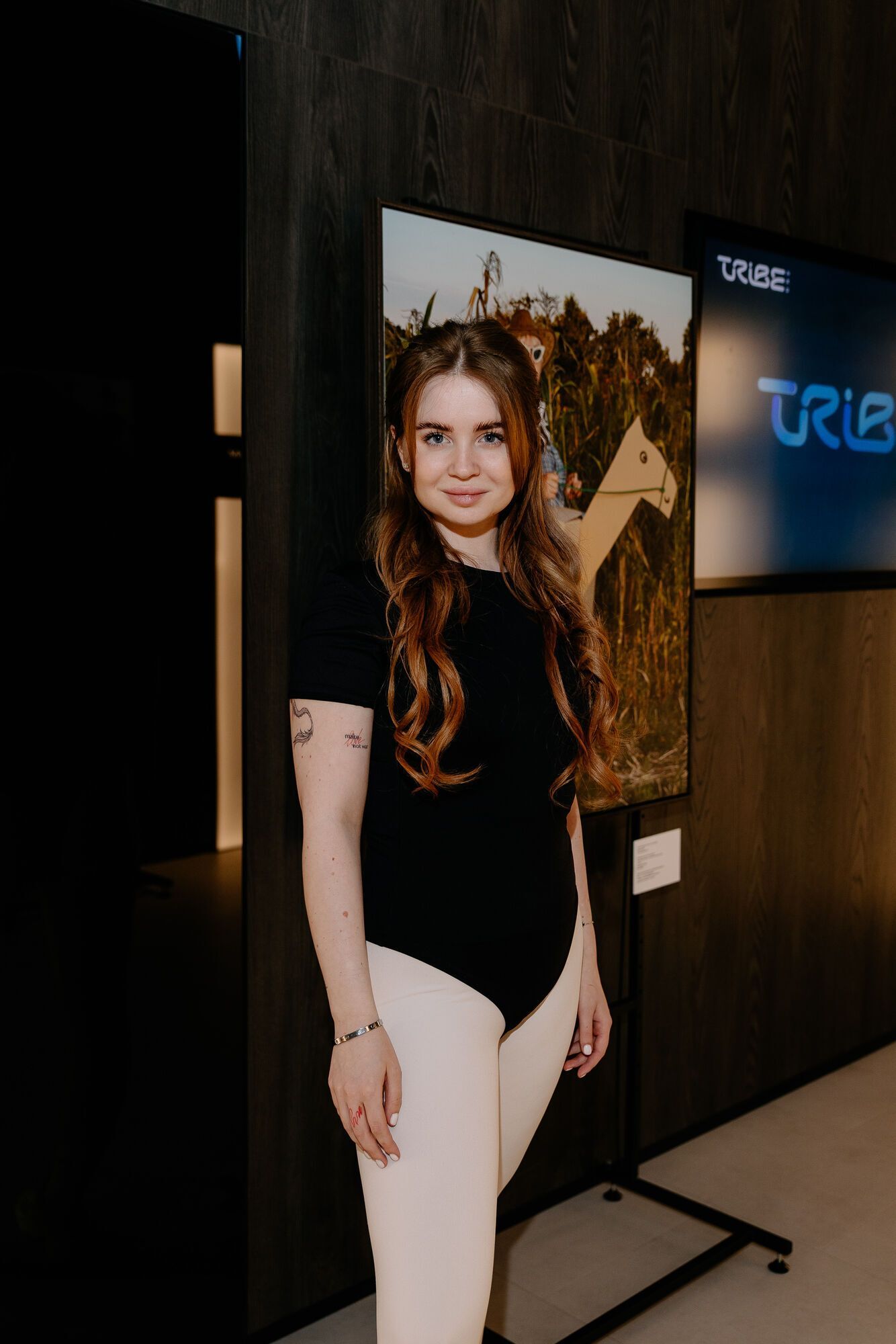 ''Нет ничего удивительного'': в фитнес-пространстве Tribe.NRG открылась новая выставка от Spasi Sohrani