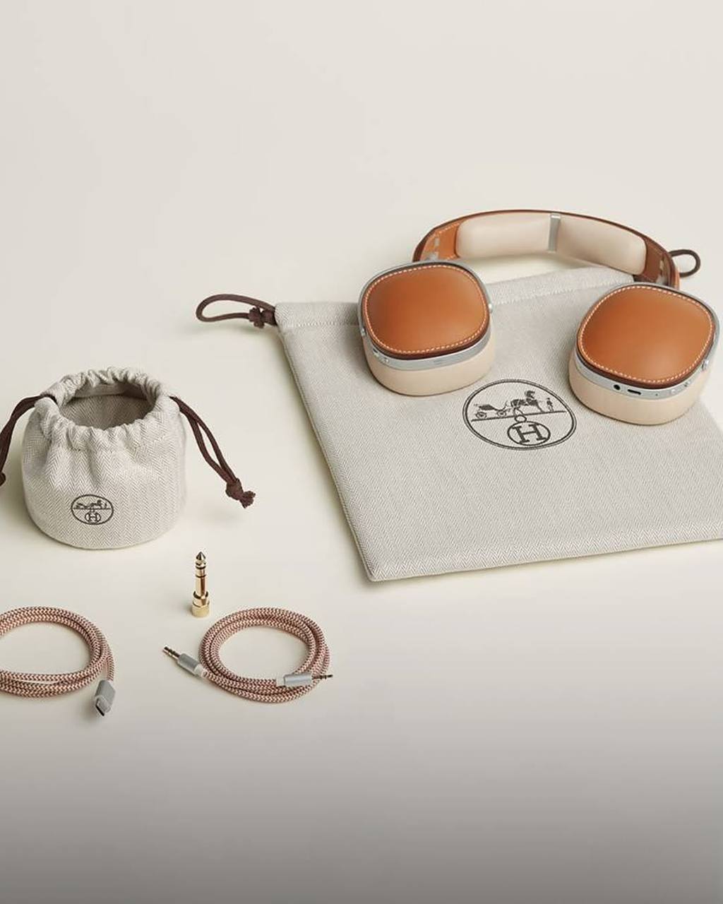 Кожаные наушники за $15 тысяч: Hermès выпустил уникальный аксессуар