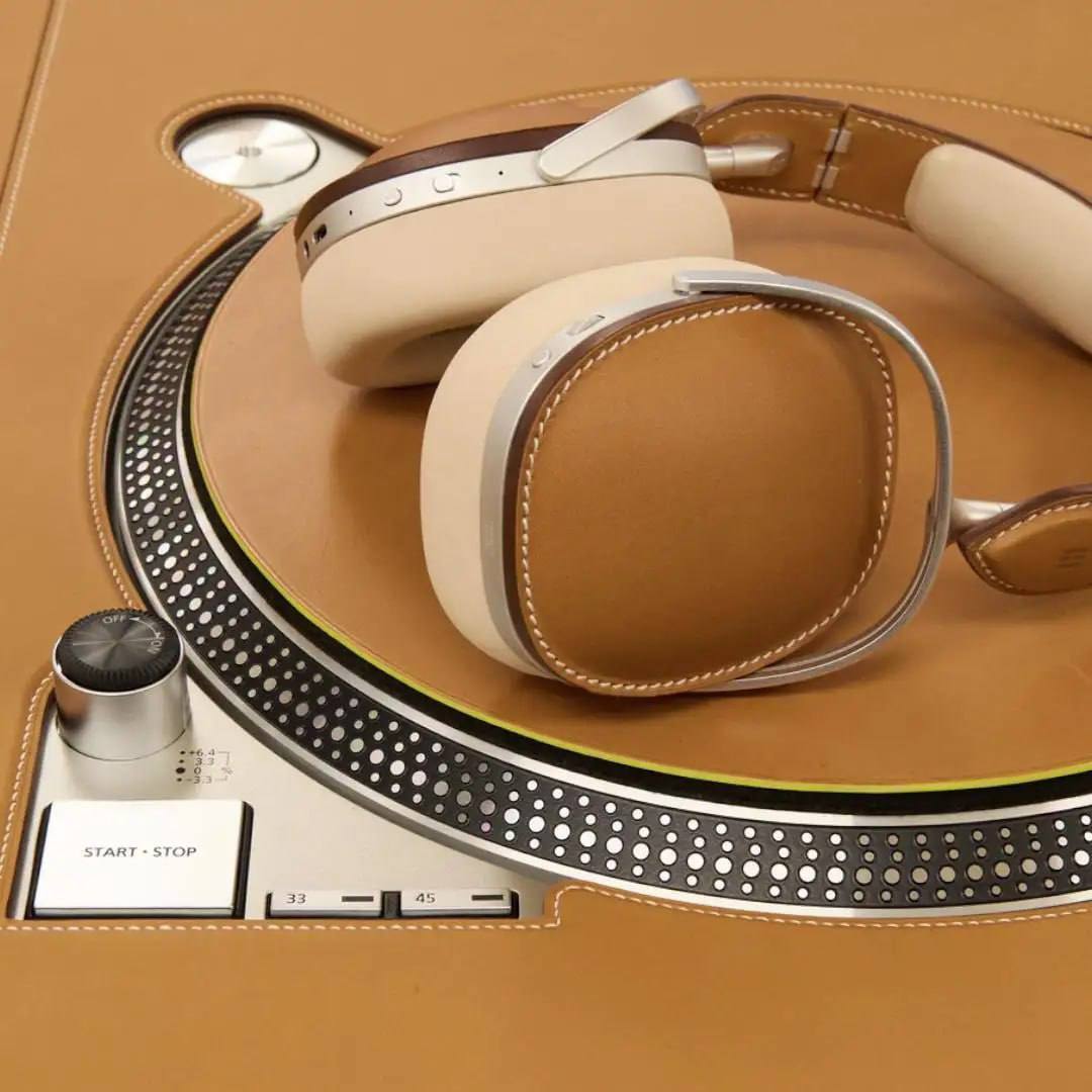 Кожаные наушники за $15 тысяч: Hermès выпустил уникальный аксессуар