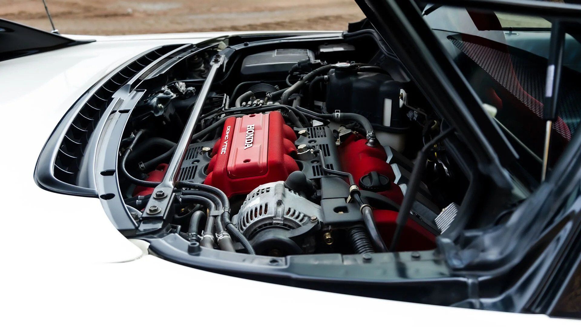 На озері Комо продали 22-річну Honda за рекордну суму