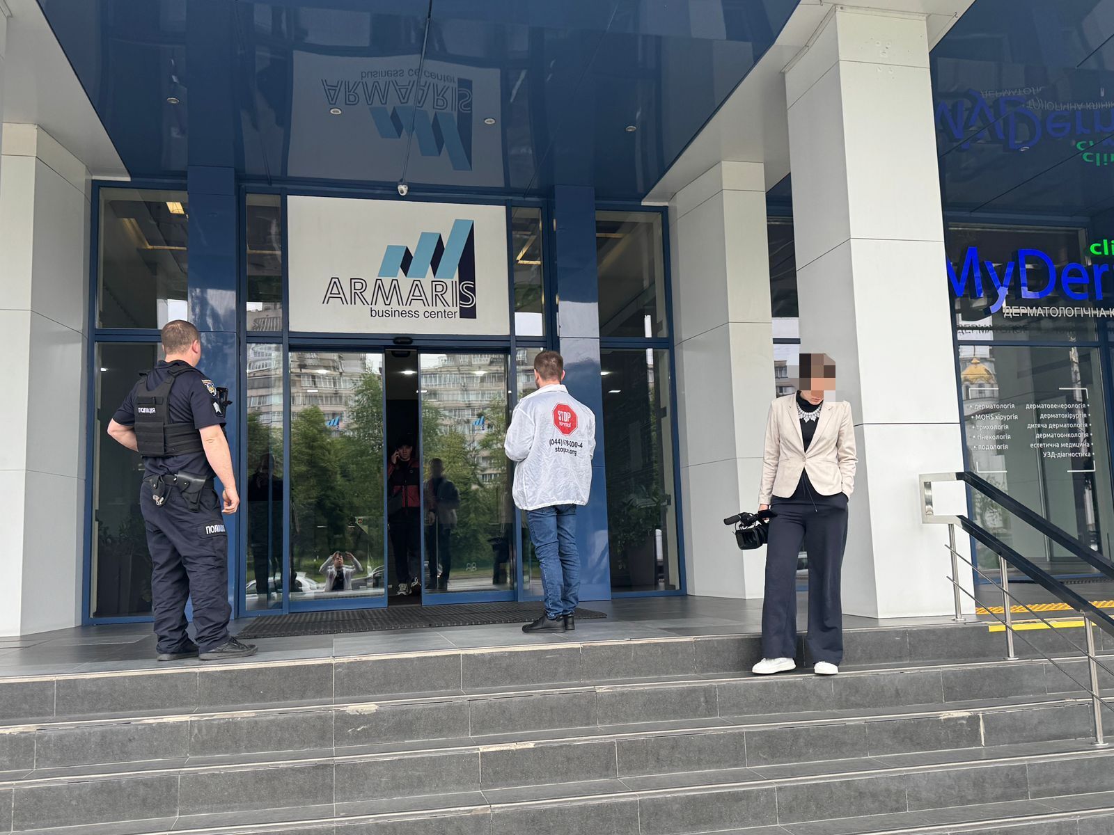 Колл-центр орудовал в здании БЦ Amaris
