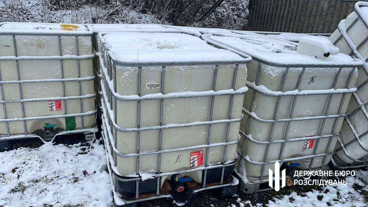 Военное топливо — к продаже: ДБР разоблачило схему кражи 20 тонн ежемесячно со склада на Львовщине