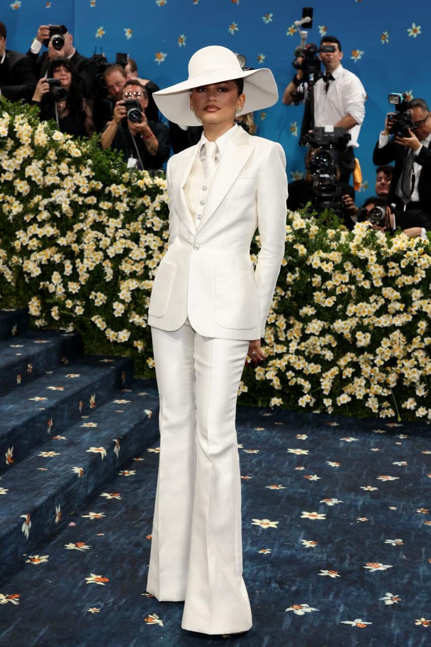 Самые яркие образы из Met Gala 2025