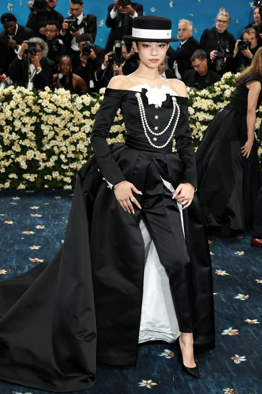 Самые яркие образы из Met Gala 2025